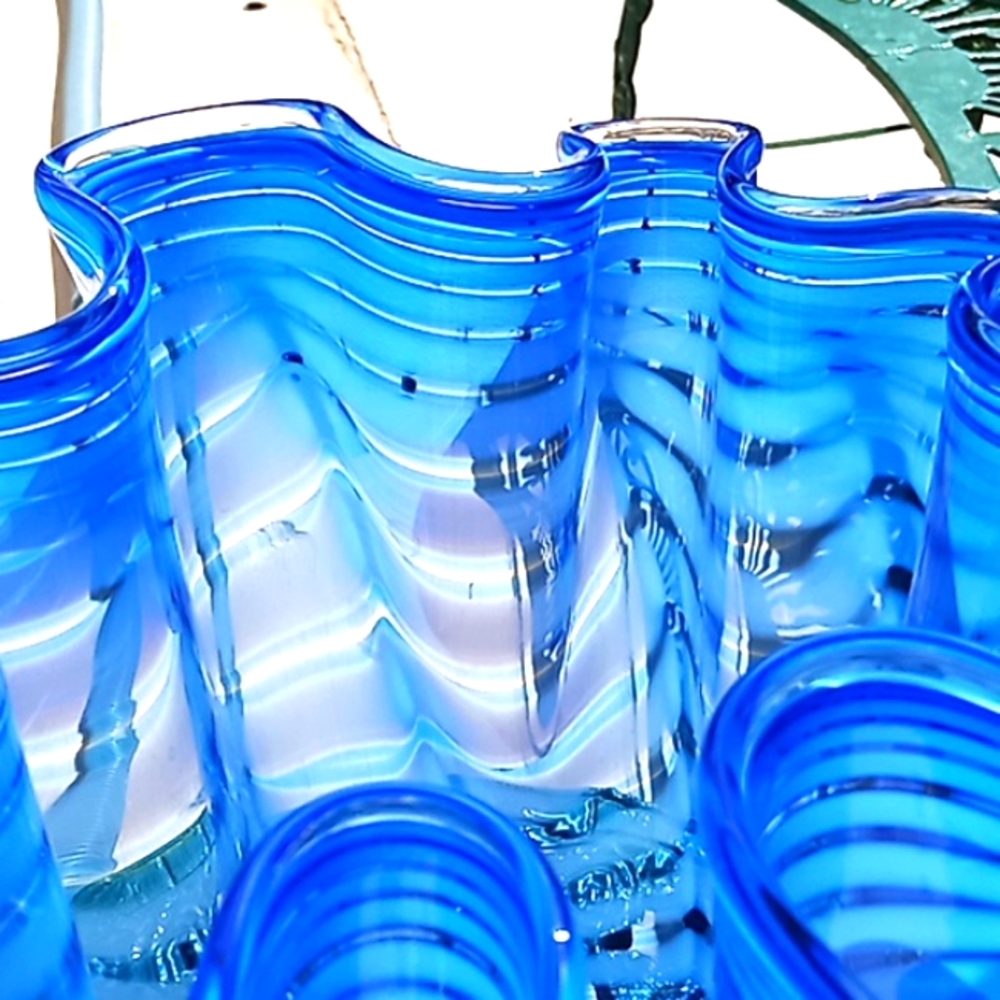 RARE Murano Fazzoletto Hand Blown Mid-Century Italian Scalloped Ruffled Vase. - Picture 8 of 14